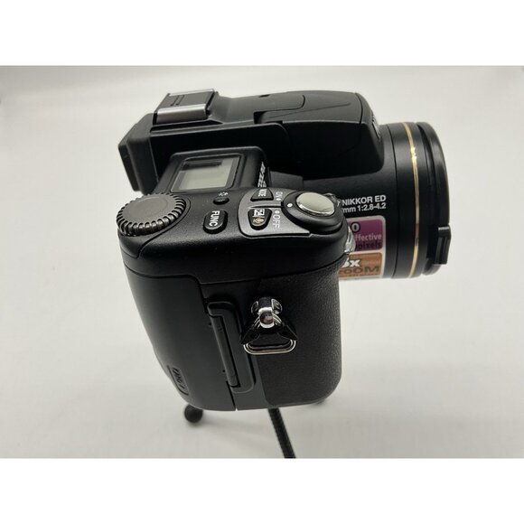 Nikon Coolpix 8700 8MP Digital Camera with 8x Optical Zoom (25515) With Charger - Picture 6 of 16